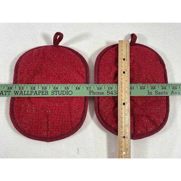 Pair of KitchenAid Pocket Pot Holders w/Silicone Patch Oval Red - Picture 2 of 2